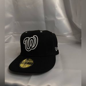 New era hats for men (SnapBack) (Black with imagine of New York in blue)